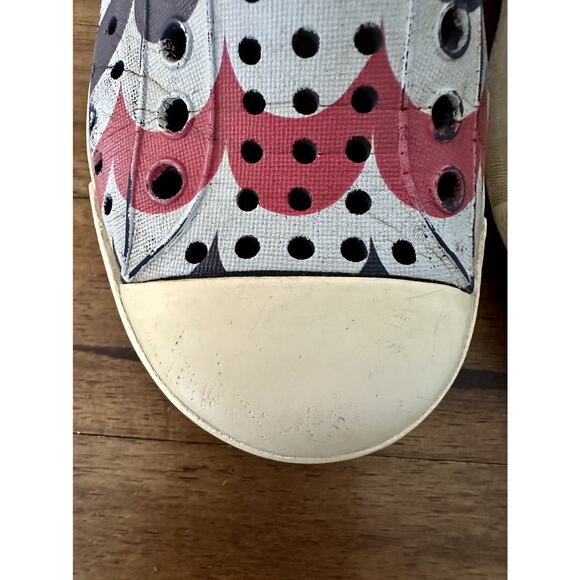 Native Jefferson Patriotic Red Blue Cream Waves Slip On Waterproof Shoes C10 - Picture 11 of 12